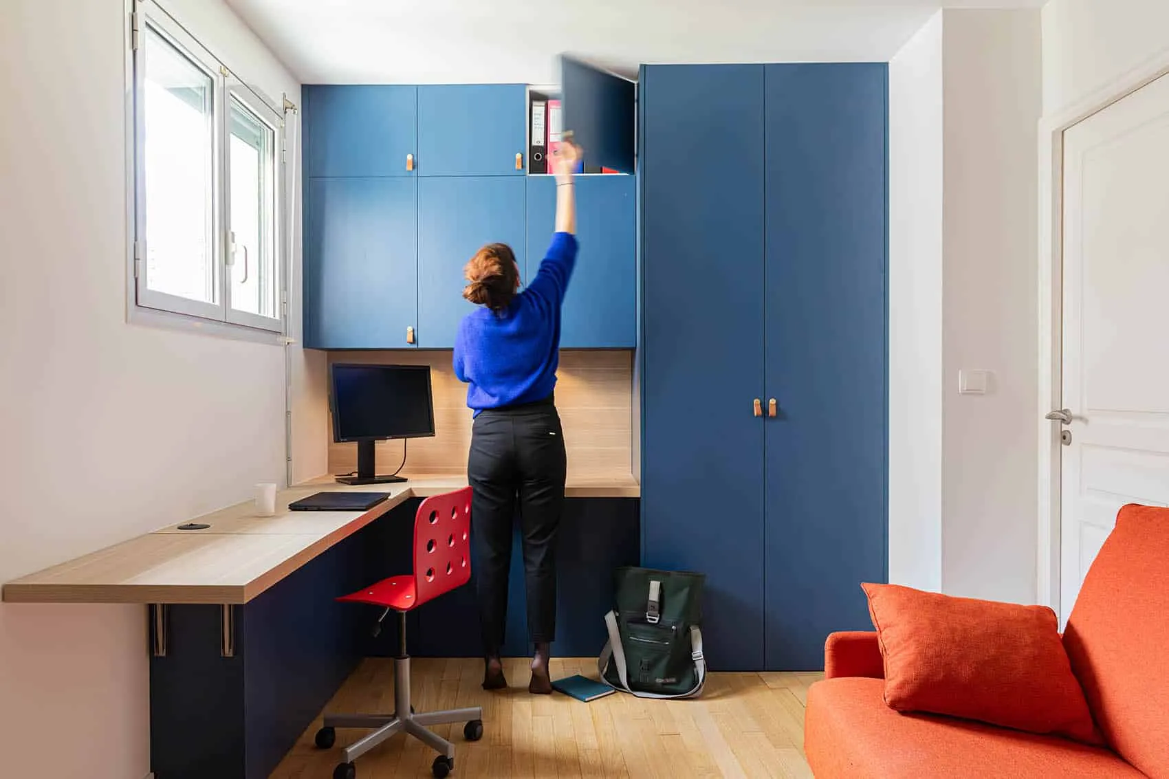 Rangements sur mesure bleus dans un appartement près de la mairie du 4e à Lyon