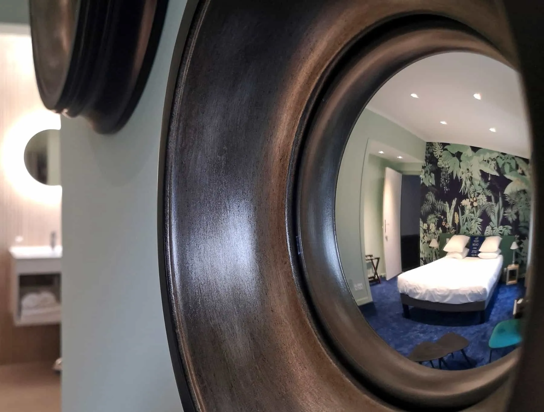 Rénovation Hôtel Manoir Le Roure en Provence : Décoration sur-mesure, bien-être et modernisation d'un manoir du XIIe siècle