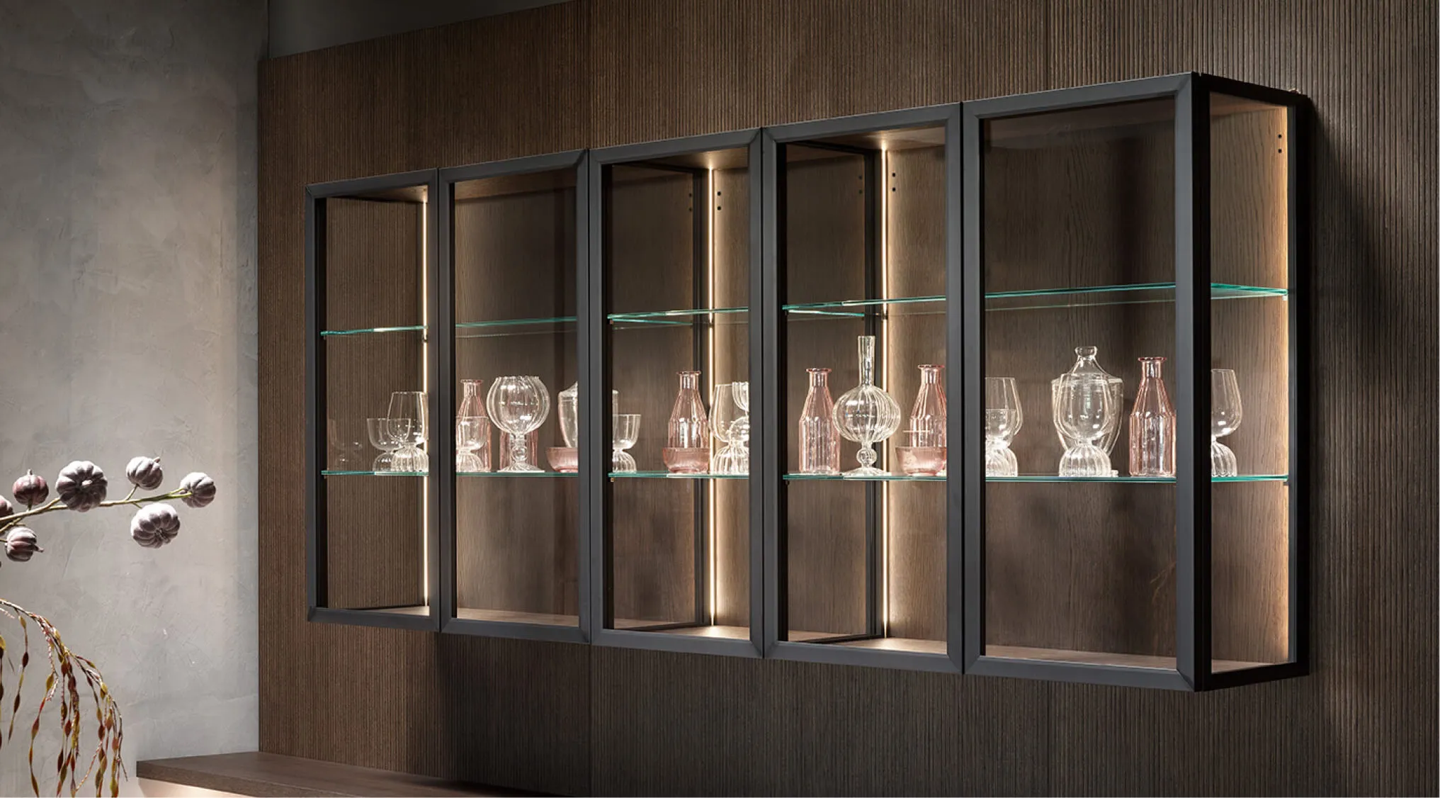 Vitrine éclairée en verre Vitrum pour vaisselle et verres, Zecchinon